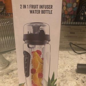 Fruit Infuser water bottle NWT